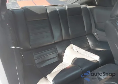 2005 Ford Mustang Gt Deluxe/Gt Premium z USA, uszkodzony, nr VIN 1ZVFT82H555183325